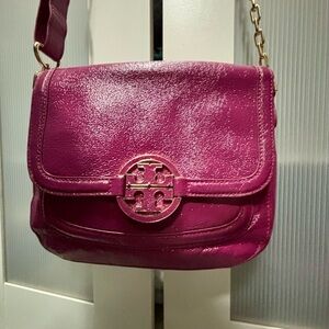 Tory Burch Small Fleming Flap Crossbody in Fuchsia Pink with Gold Hardware